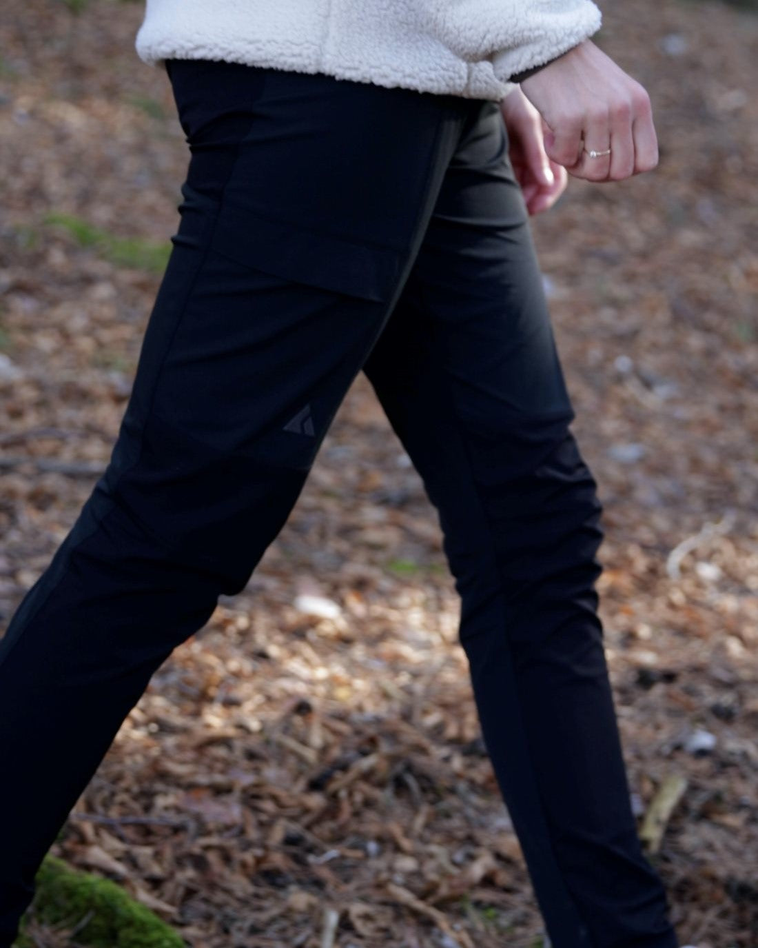 Dámske turistické nohavice Trek Black