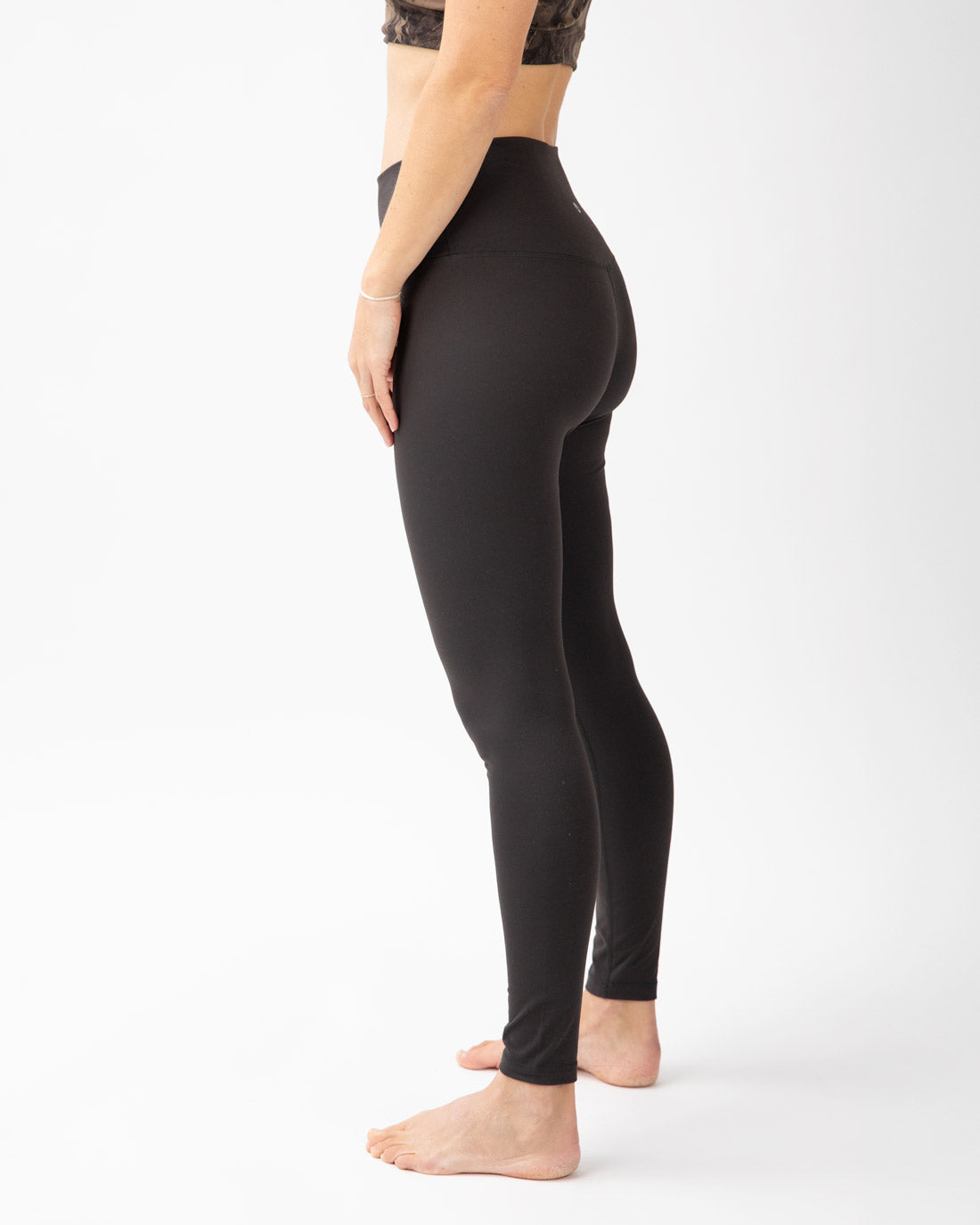 Aura Legíny Yoga Black